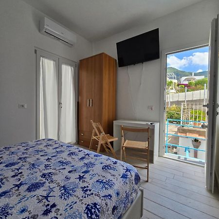 La Casa Di Giuliana Primo Piano Con Balcone Villa Ischia Buitenkant foto